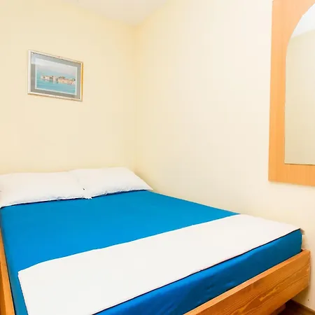 Radic - Studio 2-3 Adults - Kneza Domagoja Street - Br 3 *
