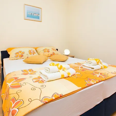 Radic - 2-3 Adults - Kneza Domagoja Street - Br 3 아파트