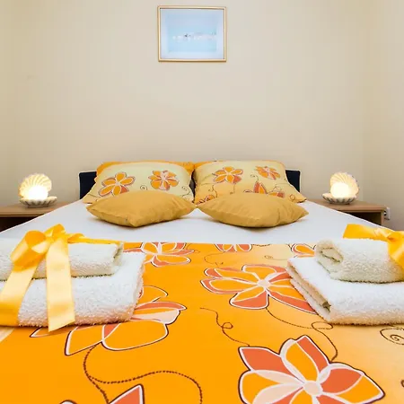 公寓 Radic - 2-3 Adults - Kneza Domagoja Street - Br 3 *